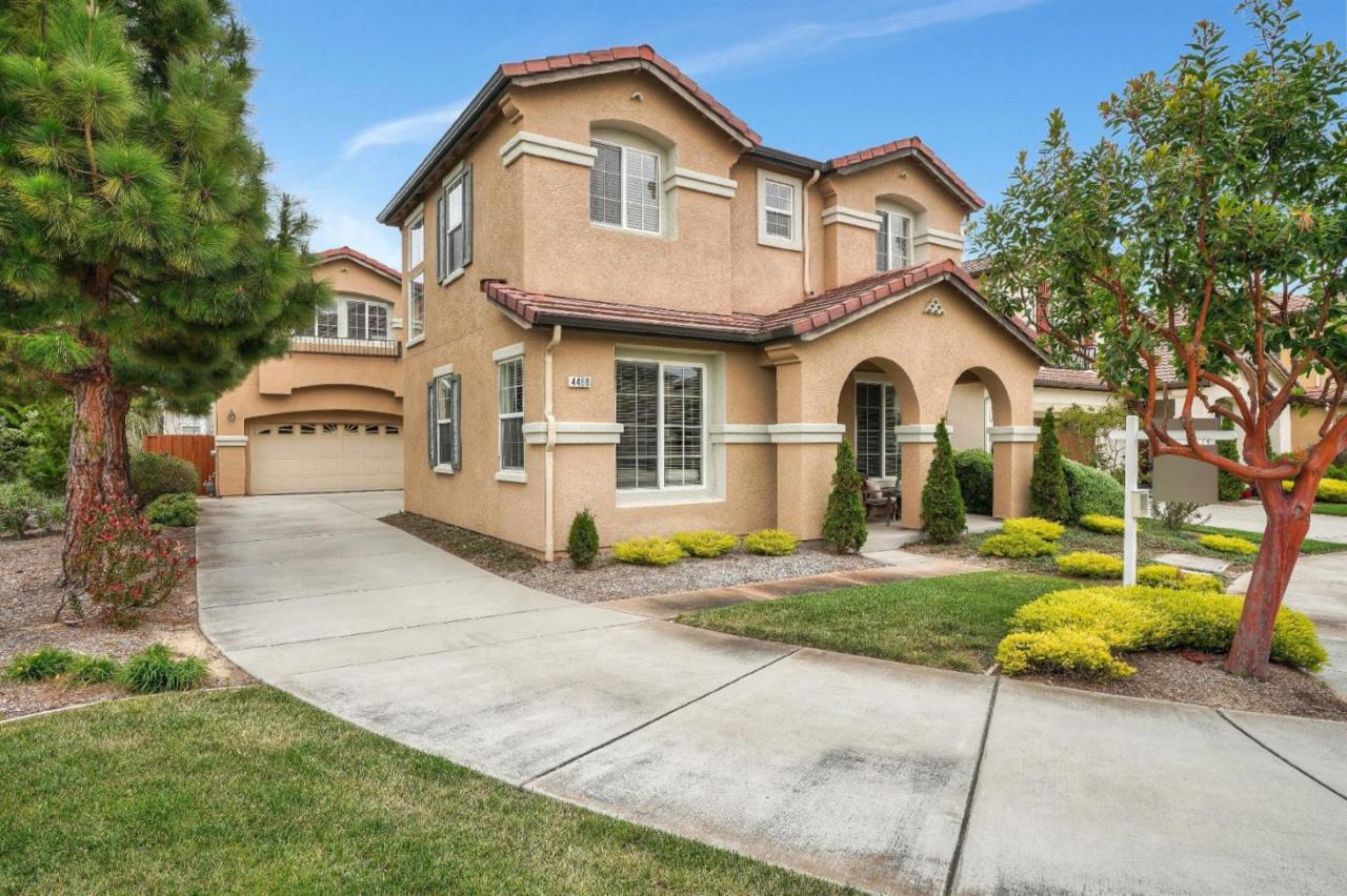 4488 Sea Cliff Ct - Photo 1
