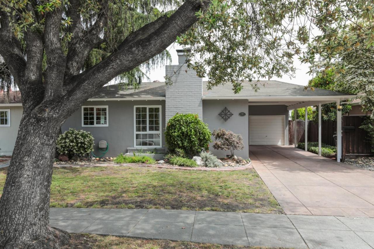 221 Eaglewood Ave - Photo 1
