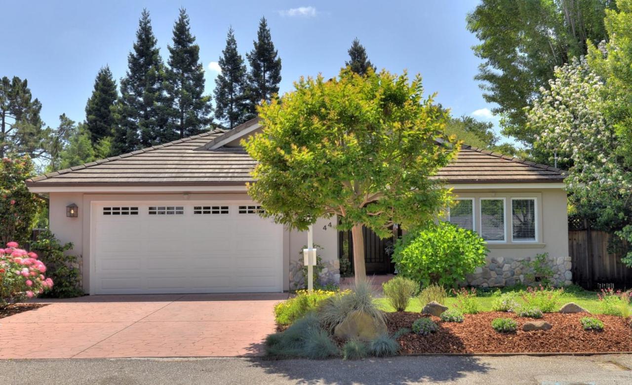 44 Mount Hamilton Ave - Photo 1