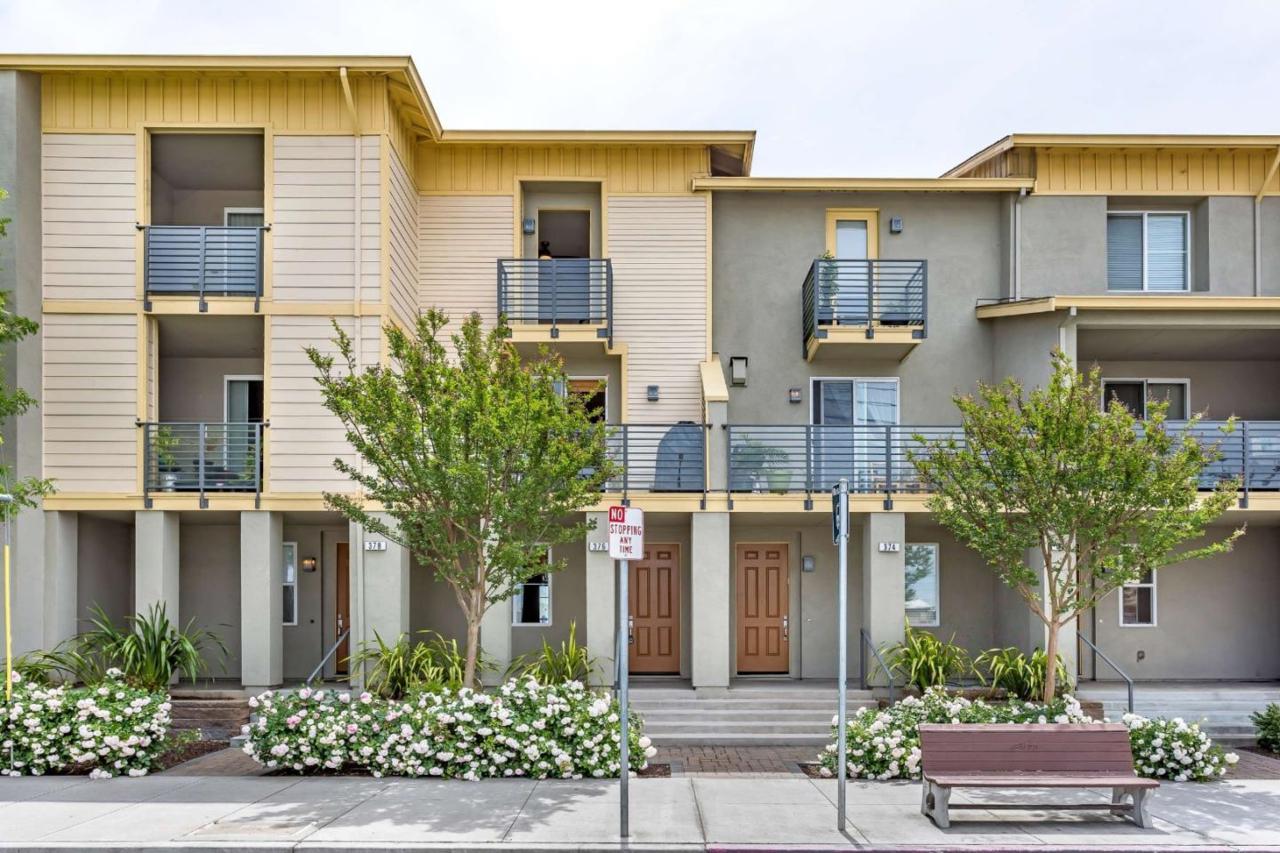 376 Hedding St - Photo 1