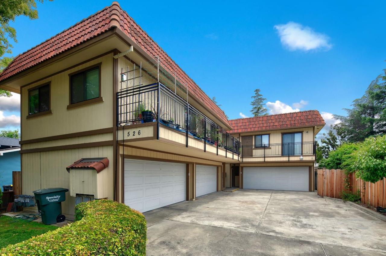 526 Washington Ave - Photo 1