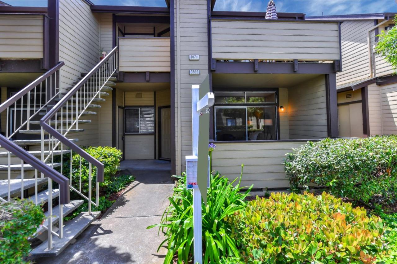 3869 Yorkshire St - Photo 1