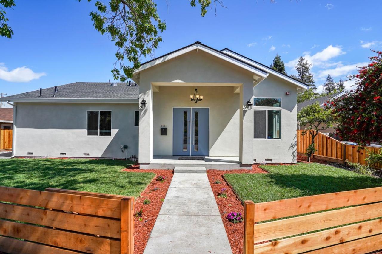 1401 Roosevelt Ave - Photo 1