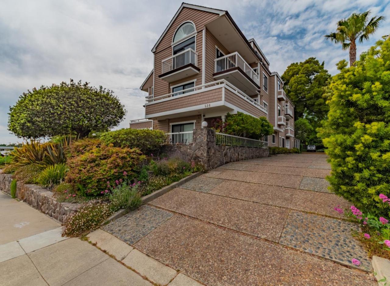 526 2nd St 202 - Photo 1