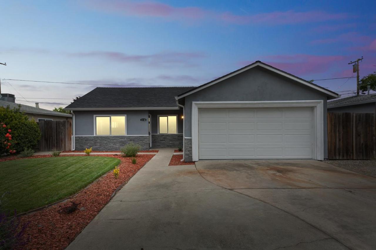 3130 Ensalmo Ave - Photo 1