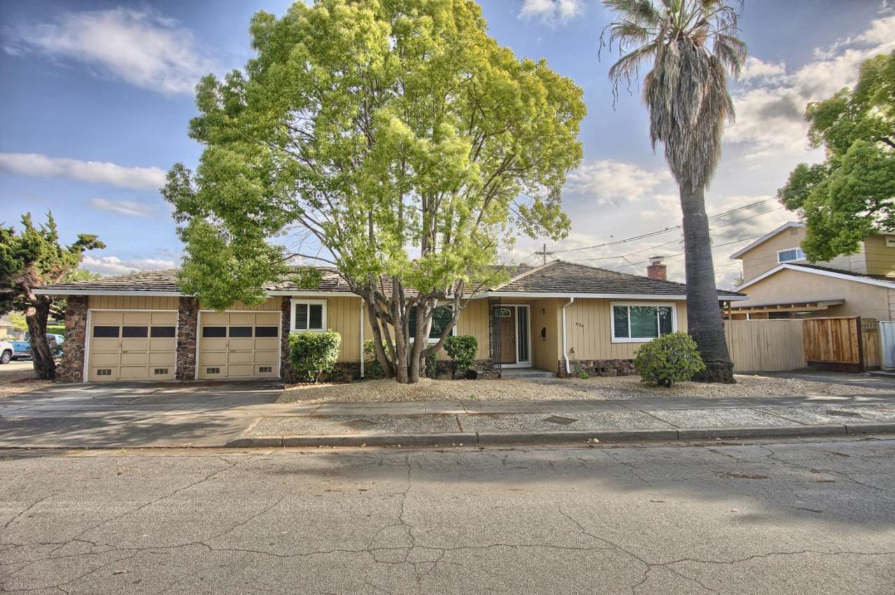 4334 Junipero Serra Ln - Photo 1