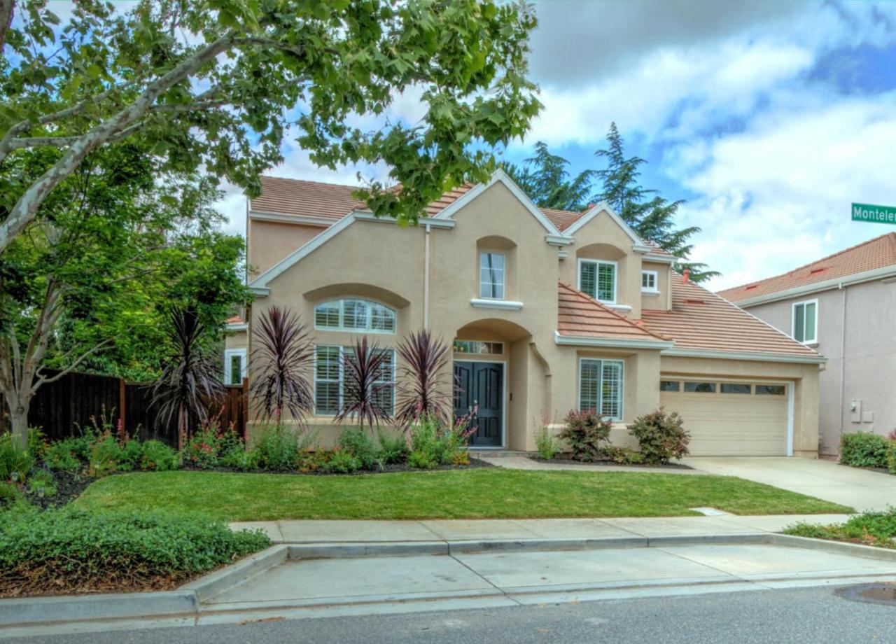 3219 Montelena Dr - Photo 1