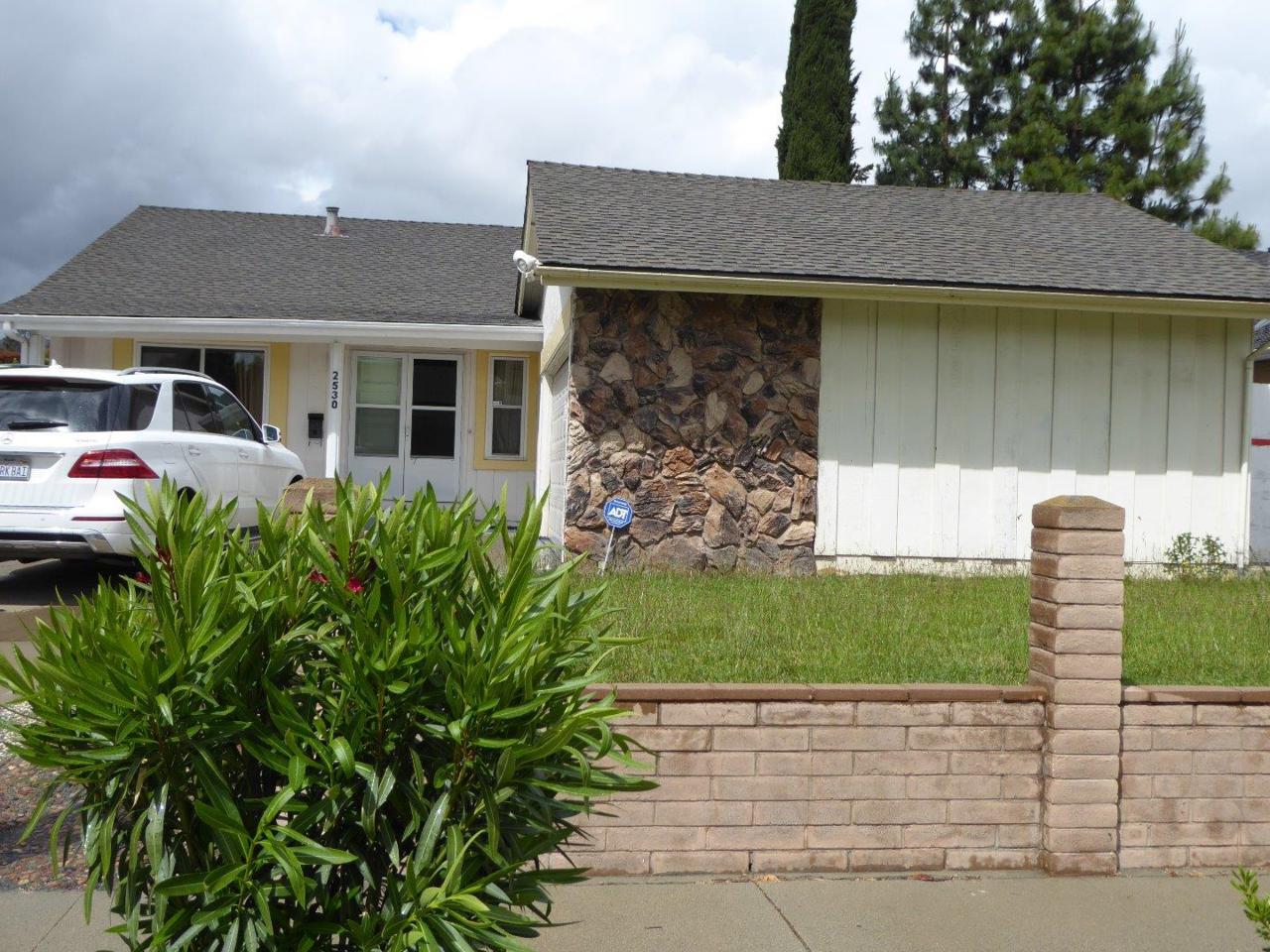 2530 Sugarplum Dr - Photo 1