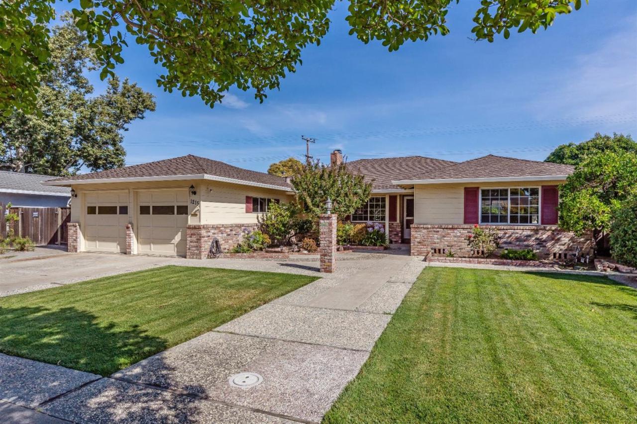1215 Kimberly Dr - Photo 1
