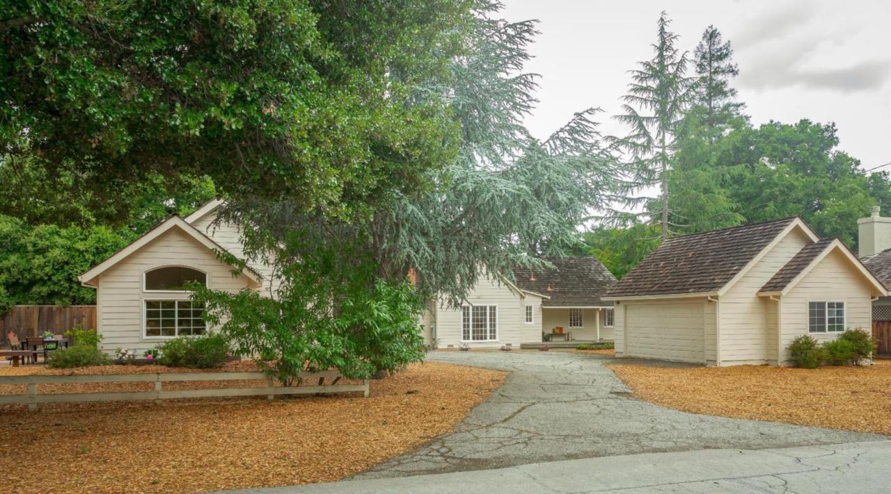 447 Benvenue Ave - Photo 1