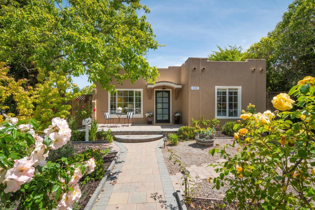 132 Stanley Rd - Photo 1