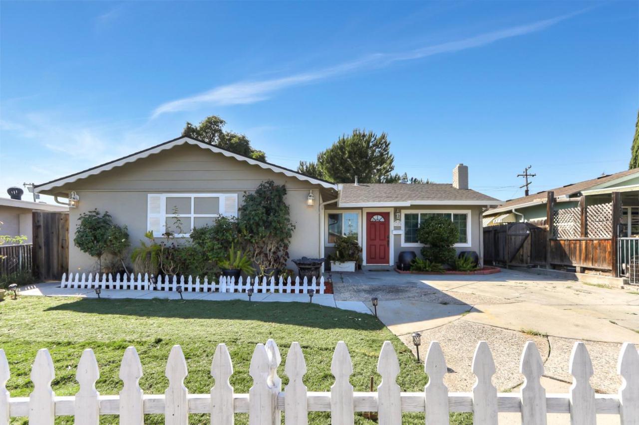 3233 Mount Vista Dr - Photo 1