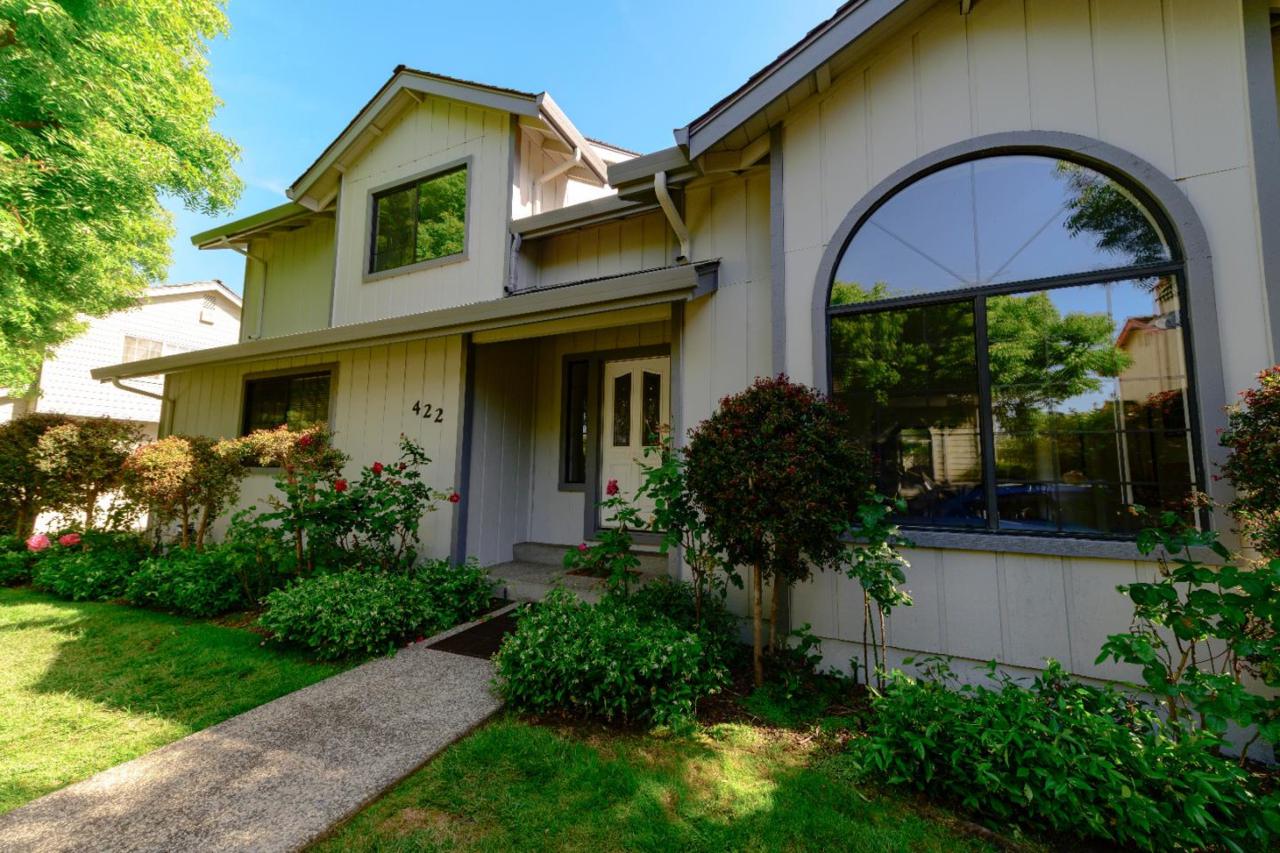 422 Whisman Ct - Photo 1