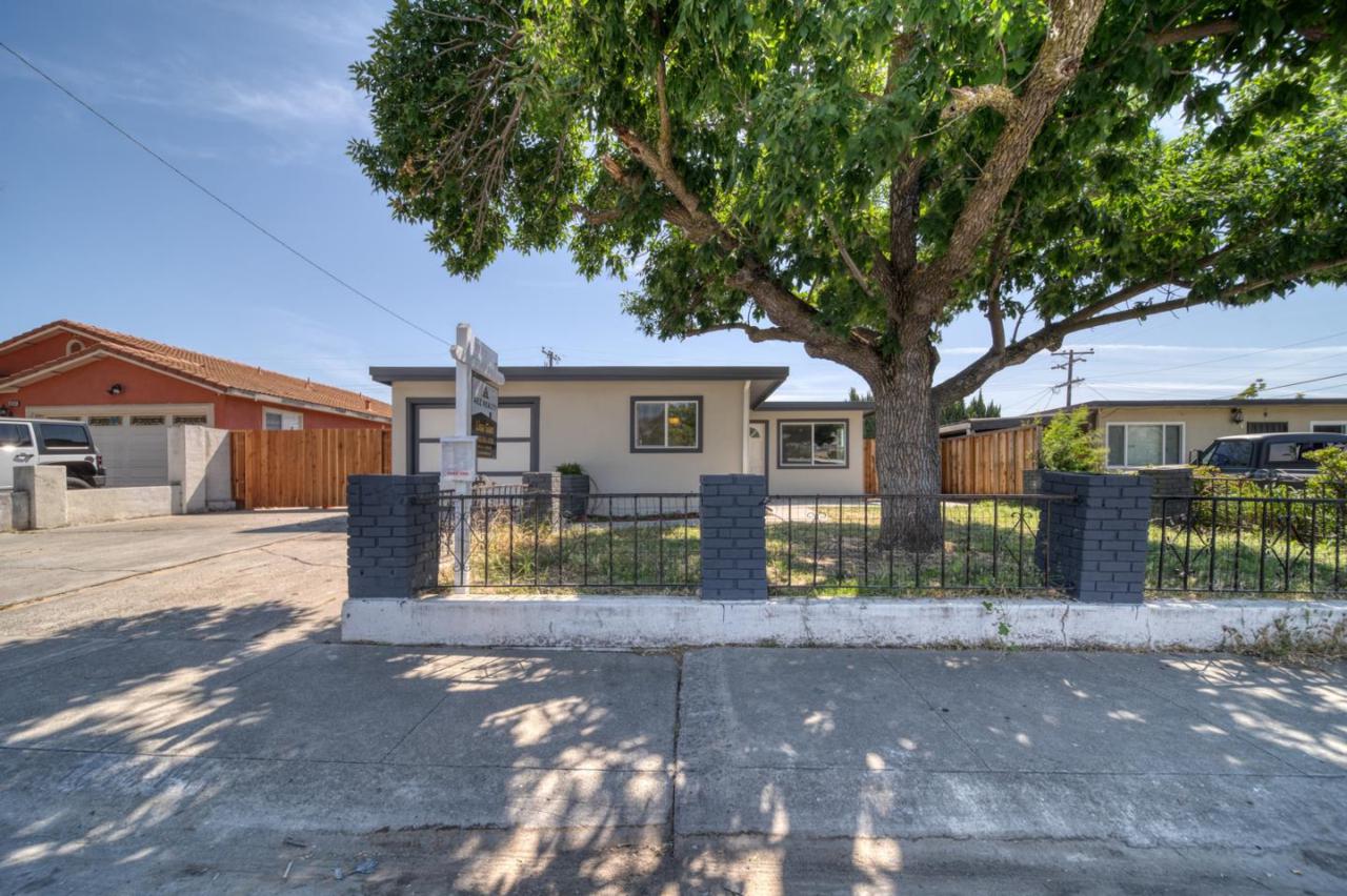 10141 Griffith St - Photo 1