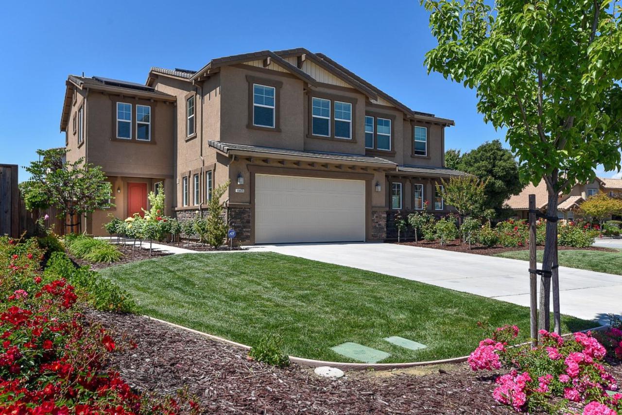 15835 Piazza Way - Photo 1