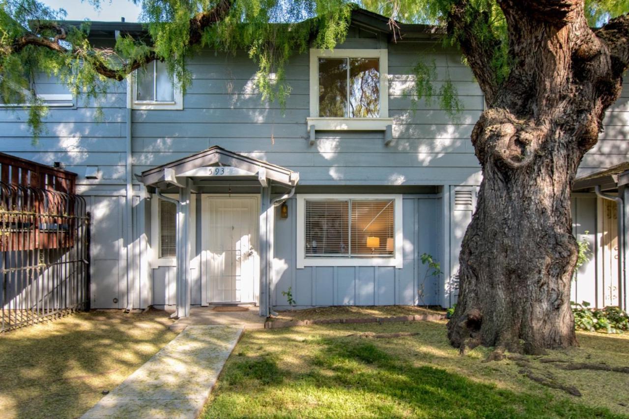 593 Groth Dr - Photo 1