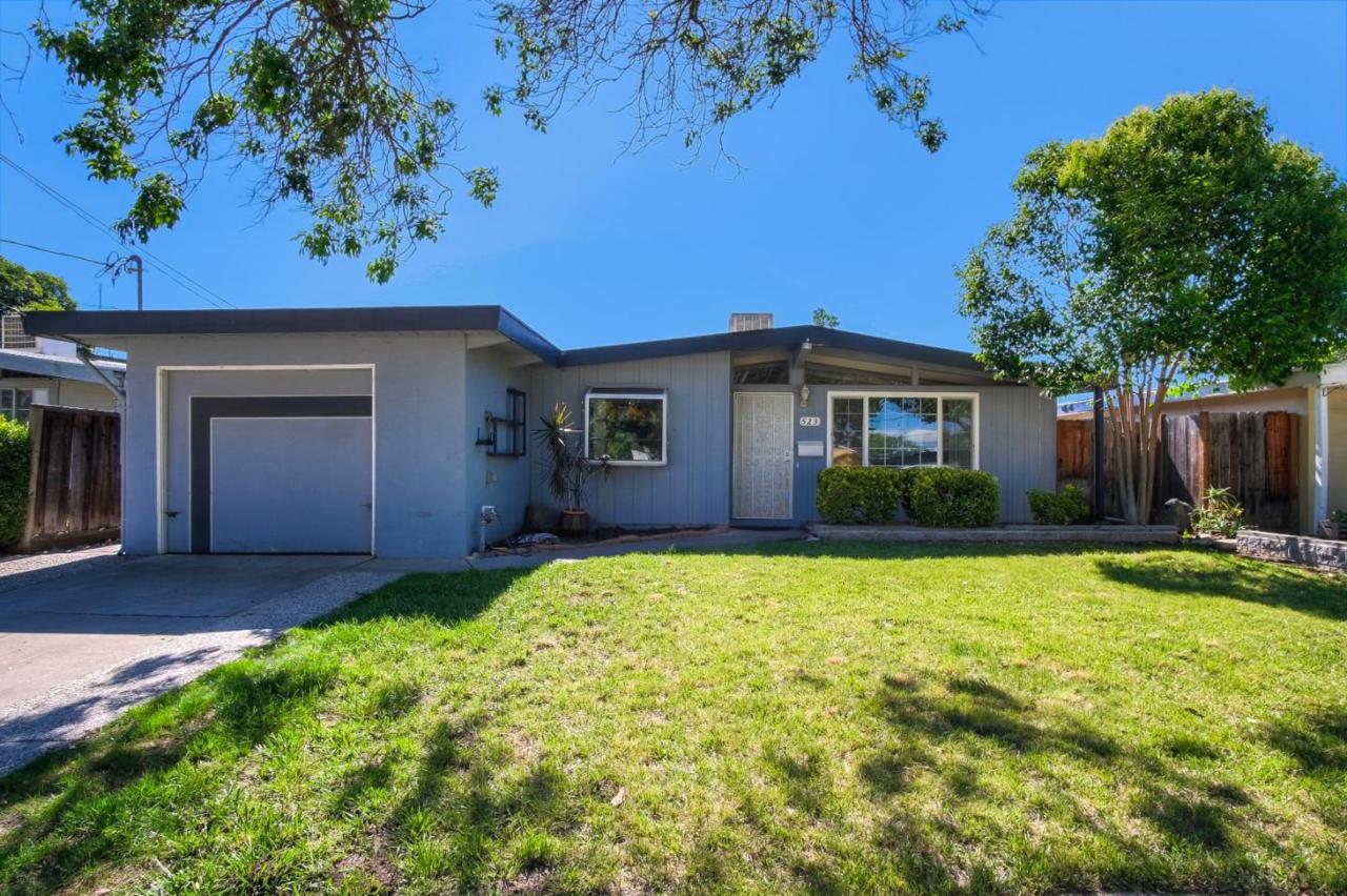 523 Bernal Ave - Photo 1