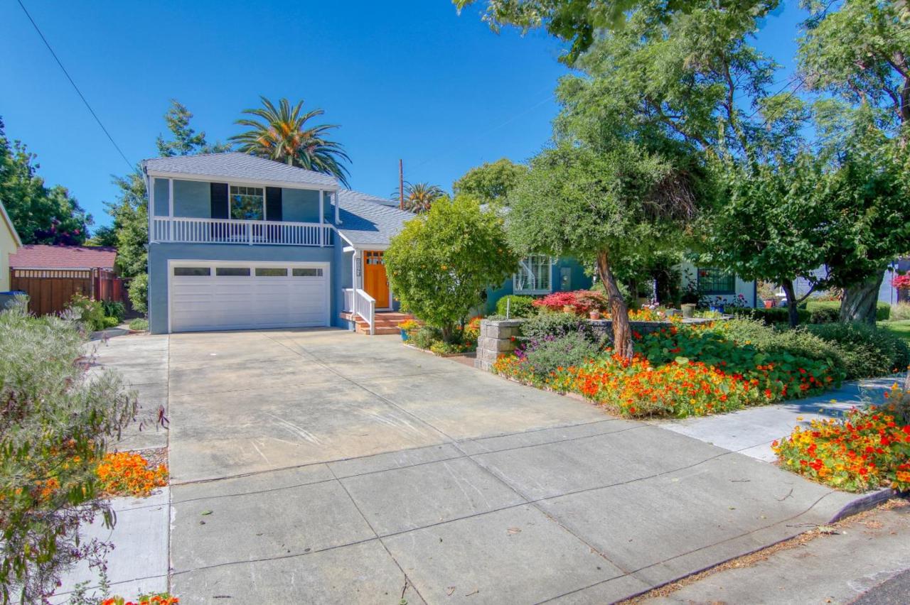 1143 Willow St - Photo 1