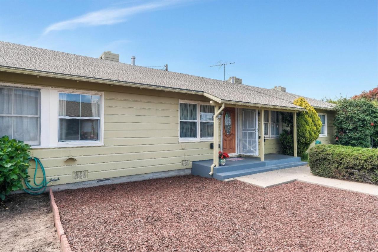 214 Cypress St - Photo 1