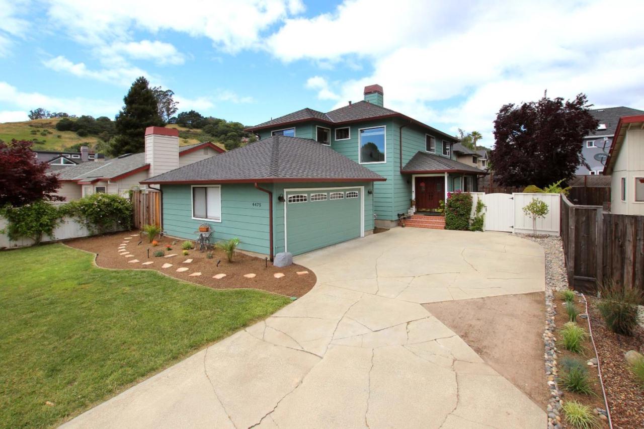 4475 Merlin Way - Photo 1