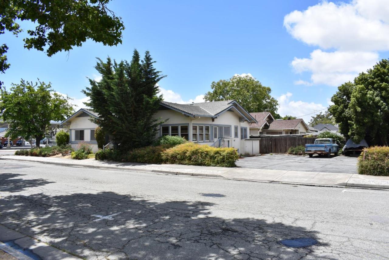 390 West St - Photo 1