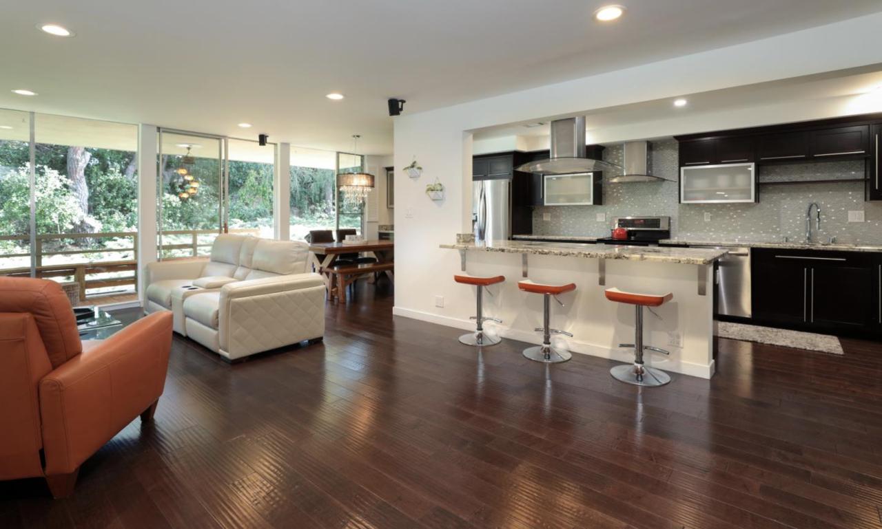 1100 Sharon Park Dr 6 - Photo 1
