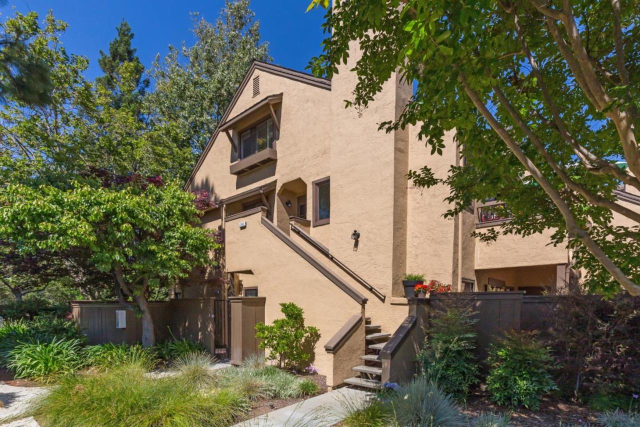 1347 Greenwich Ct - Photo 1