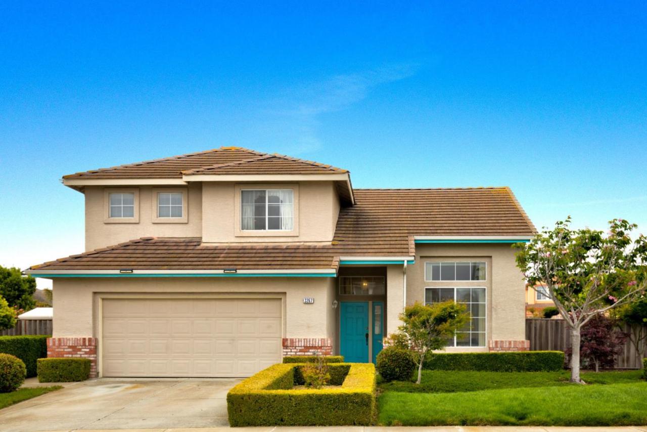 3267 Marina Dr - Photo 1