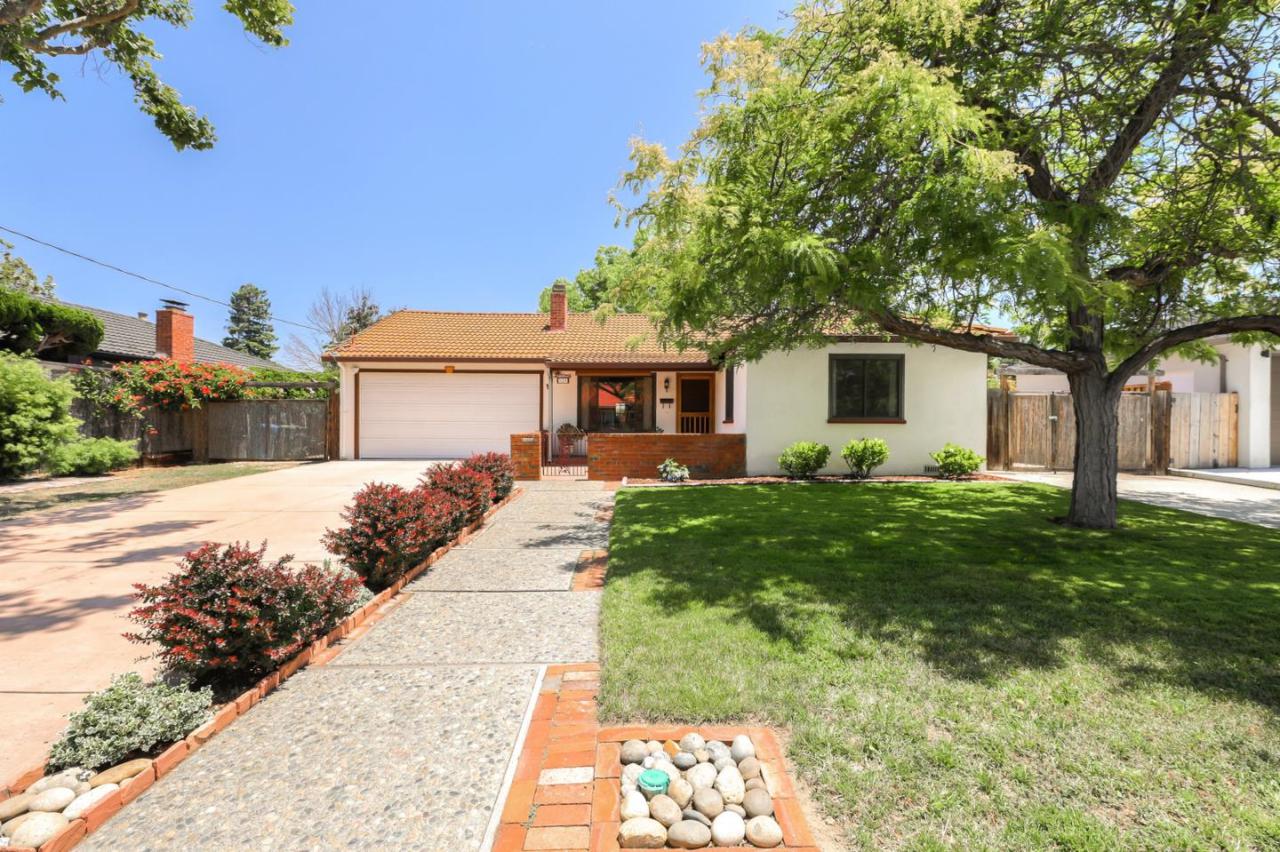 125 Rodonovan Dr - Photo 1
