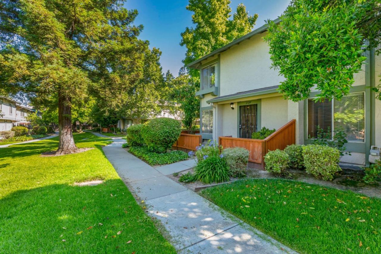 2729 Lone Bluff Way - Photo 1