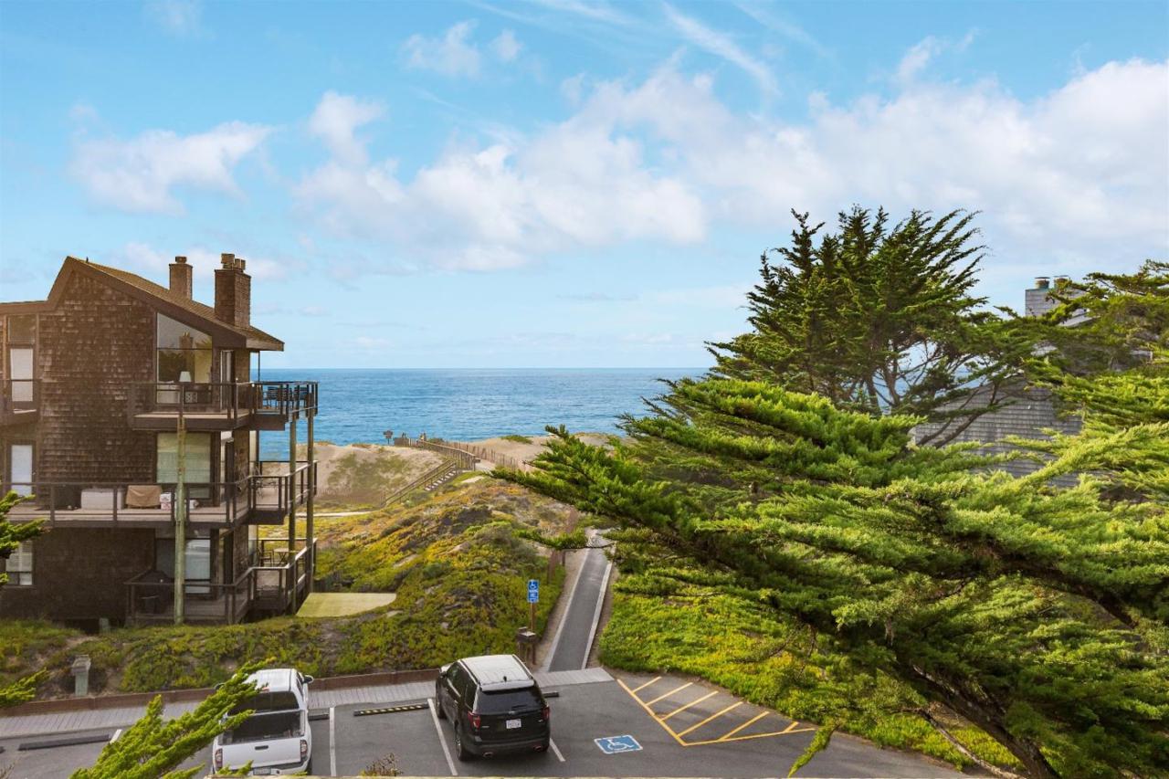 86 Pelican Pt - Photo 1