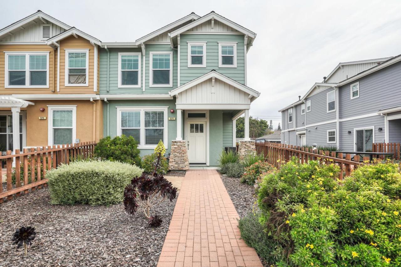 571 Piazza Dr - Photo 1