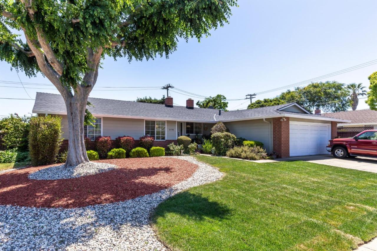 1690 Kennewick Dr - Photo 1