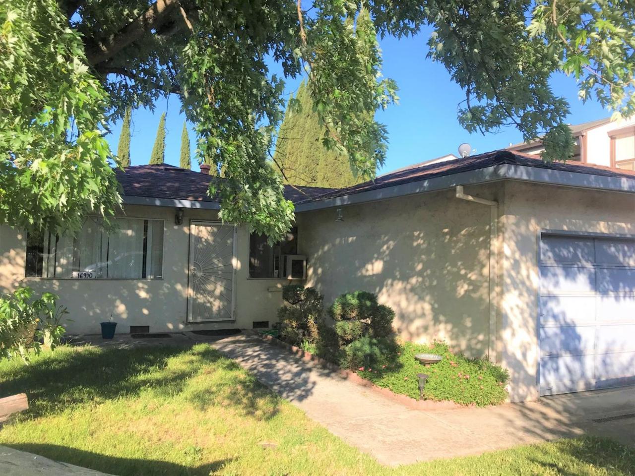 16910 Barnell Ave - Photo 1