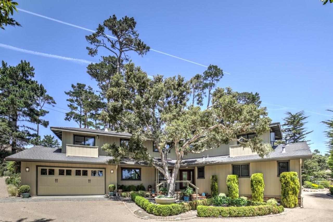 1063 Rodeo Rd - Photo 1