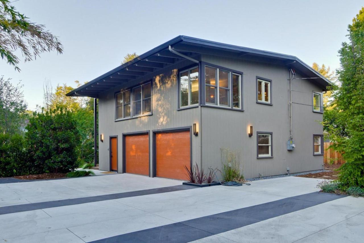 1393 Woodland Ave - Photo 1