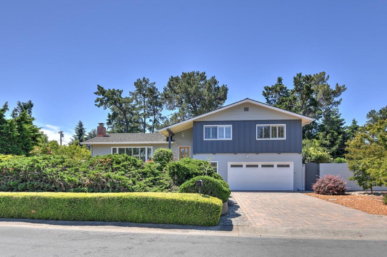 1564 Vineyard Dr - Photo 1