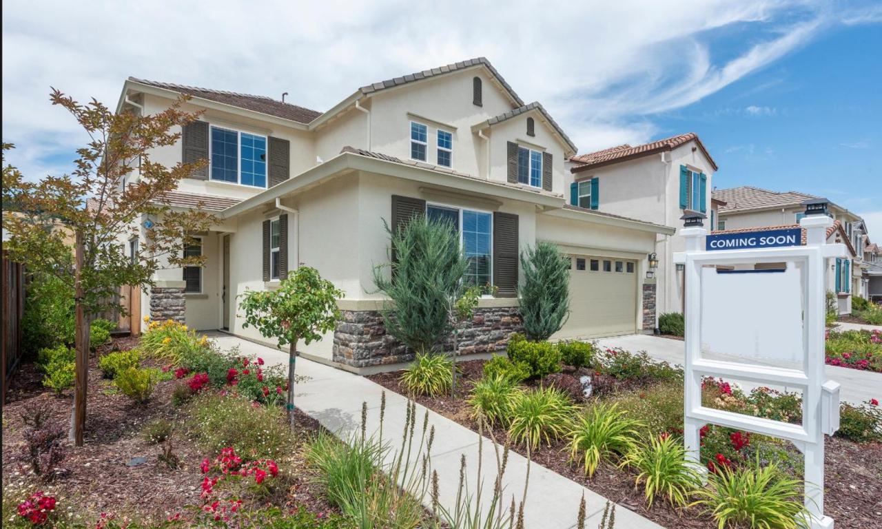 1837 Tamarind Way - Photo 1