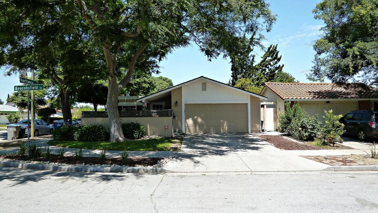1131 Beaconsfield Rd - Photo 1