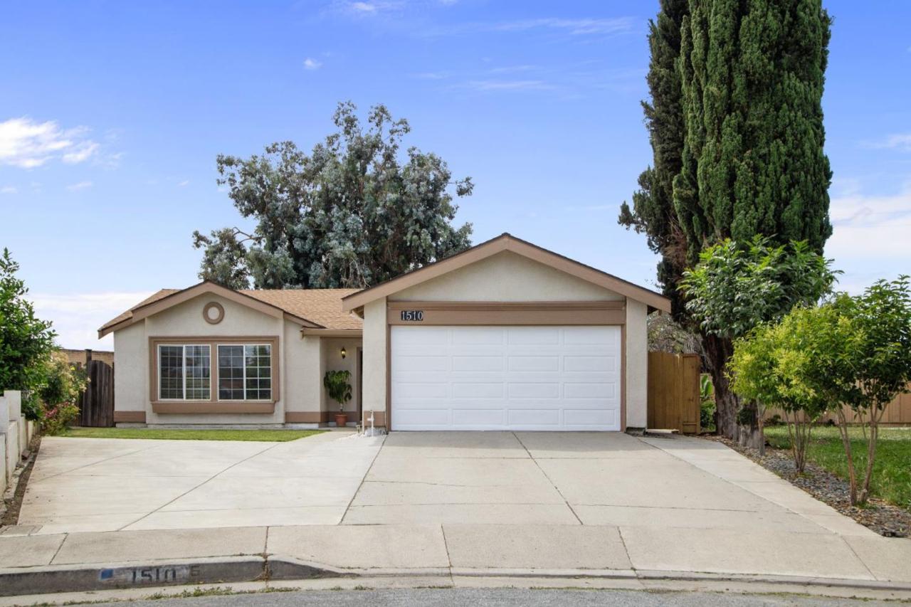 1510 Orangewood Dr - Photo 1