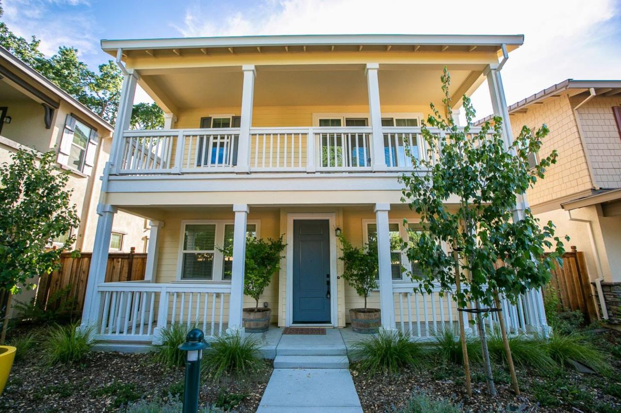 709 Chives Way - Photo 1