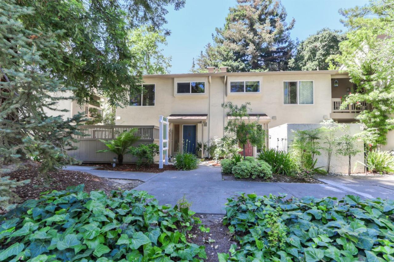 19123 Vineyard Ln - Photo 1
