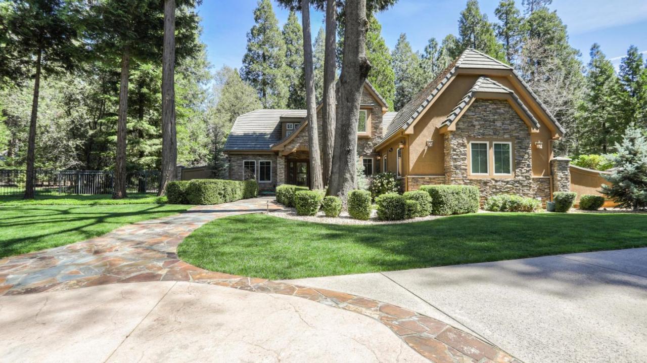 13101 Somerset Dr - Photo 1