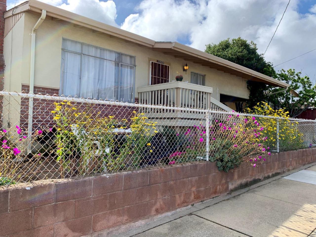 1300 Waring St - Photo 1
