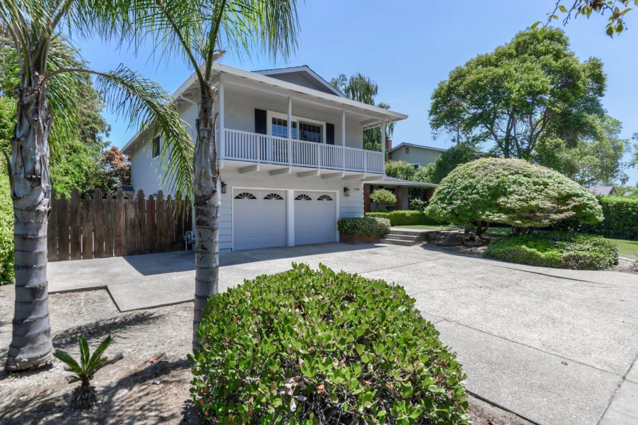 2386 Loma Park Dr - Photo 1