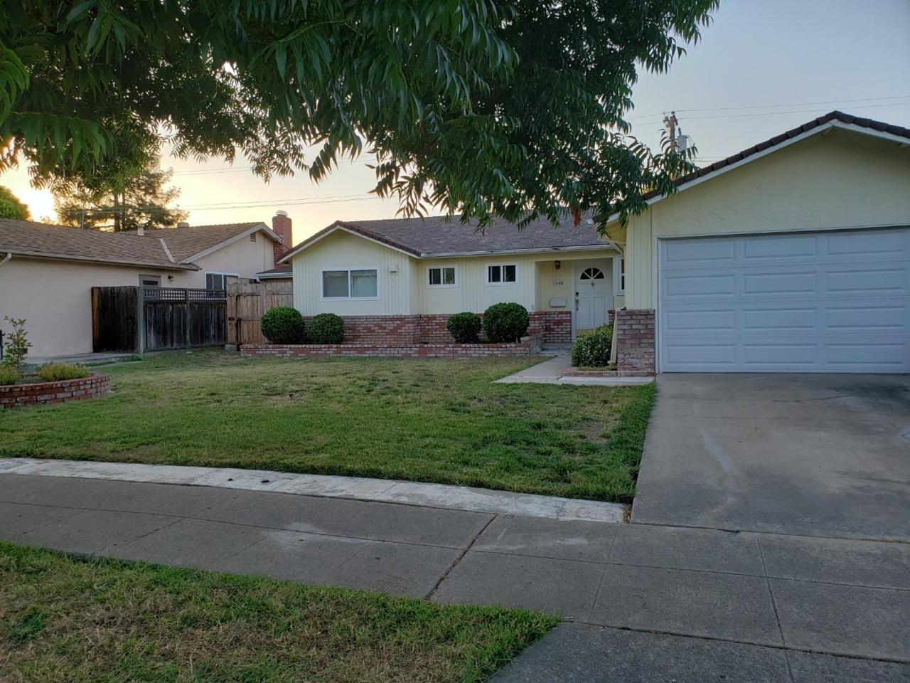 1445 Willowmont Ave - Photo 1