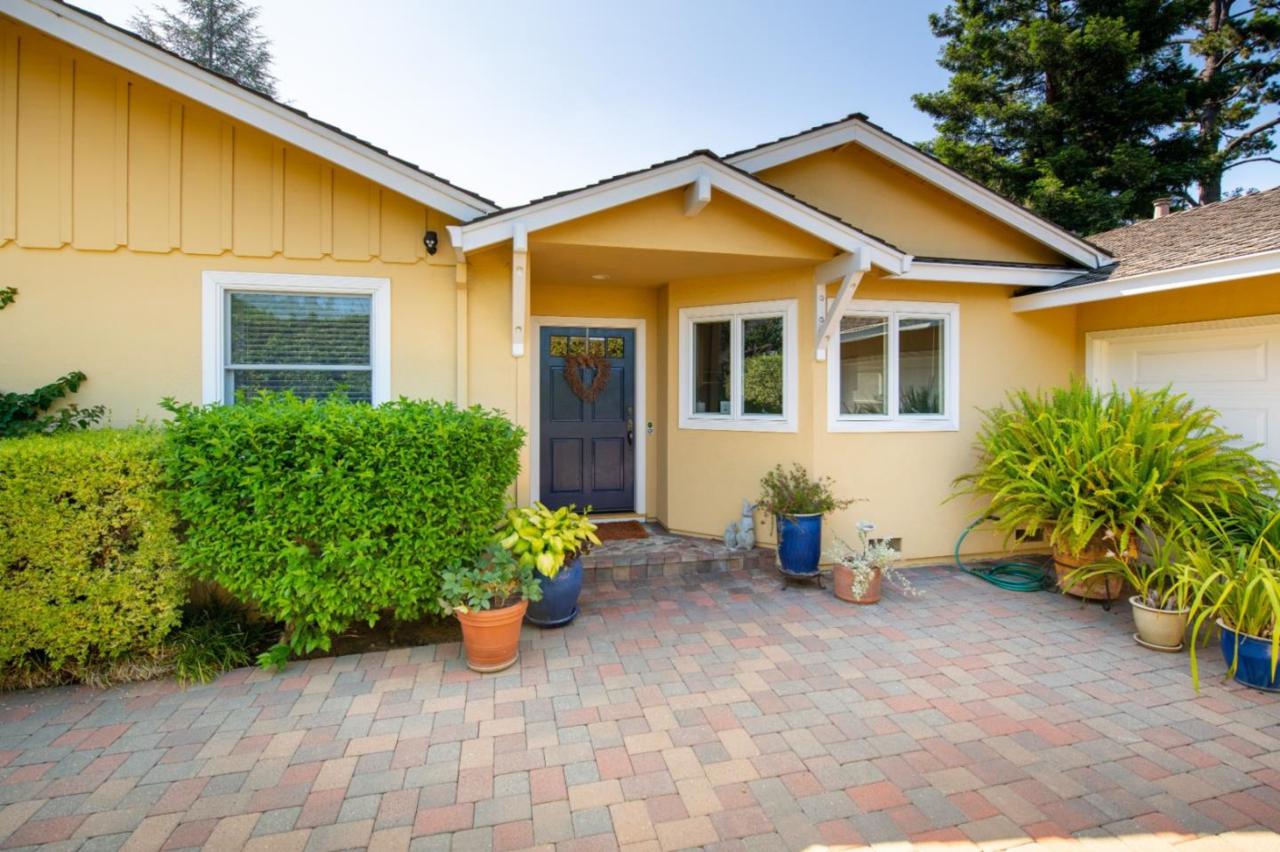 304 Langton Ave - Photo 1