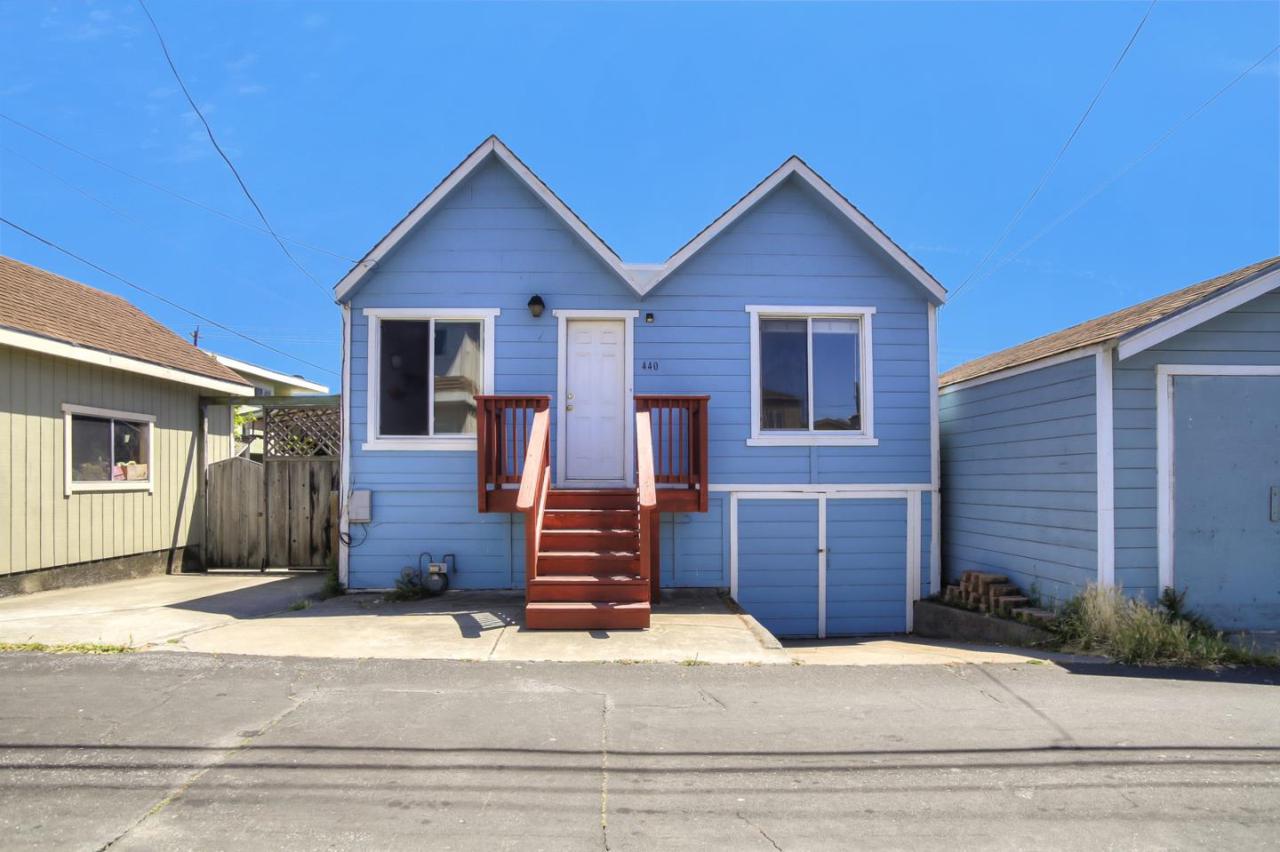 440 Railroad Ave - Photo 1