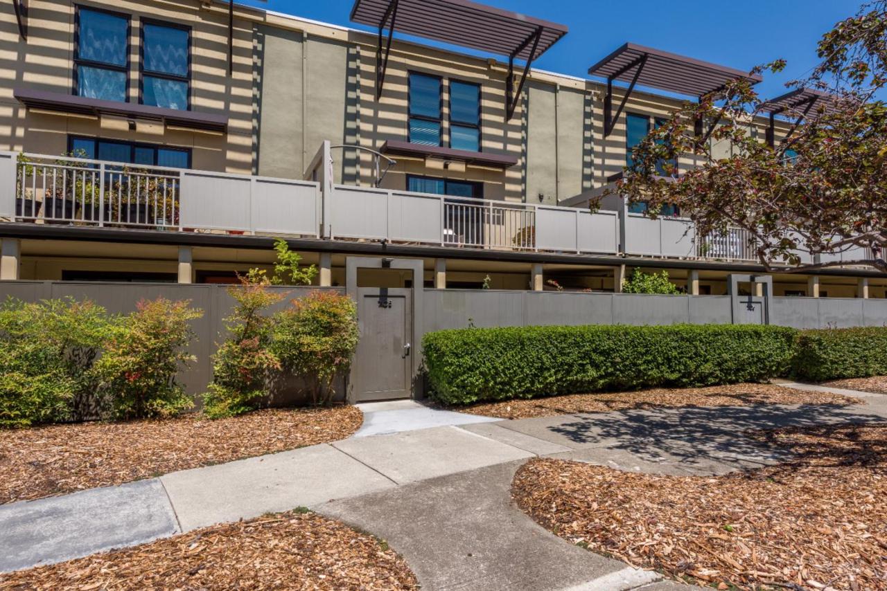 7105 Admiralty Ln - Photo 1