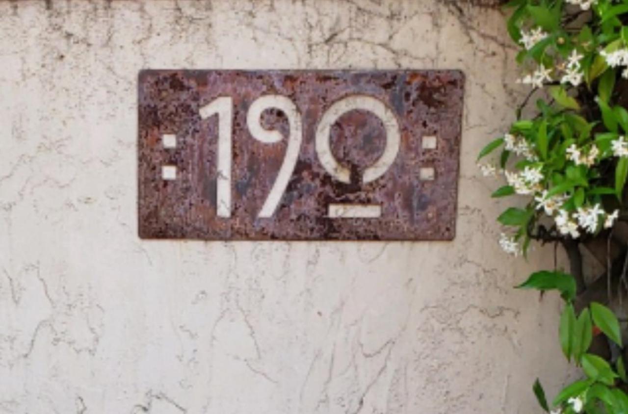 190 Everett Ave - Photo 1